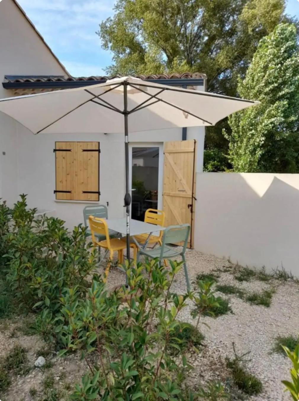 Guest House En Provence Roaix المظهر الخارجي الصورة